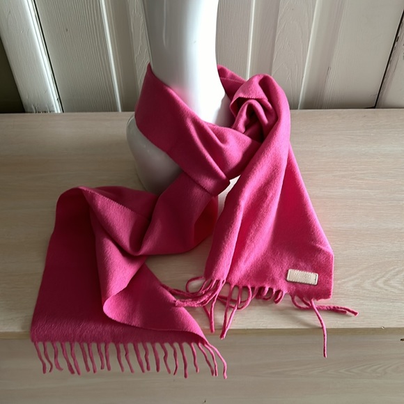 COACH WOOL/ CASHMERE BLEND MUFFLER FRINGE SCARF W COACH LEATHER PATCH - Picture 6 of 7